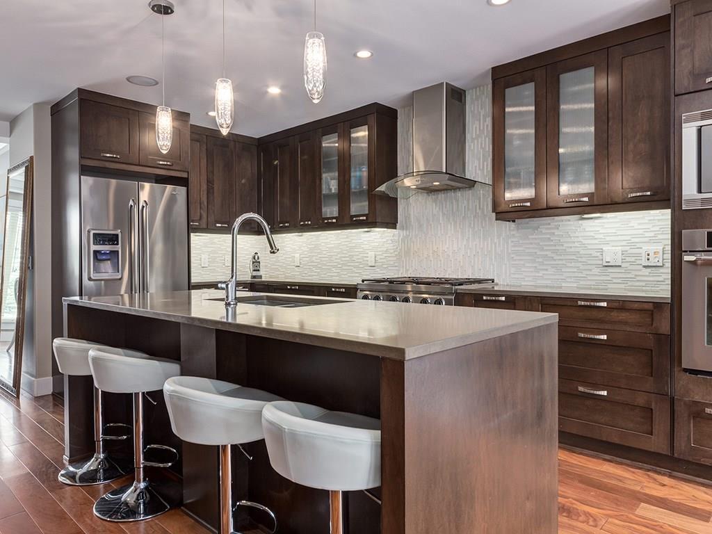 Imagine making dinner in this kitchen